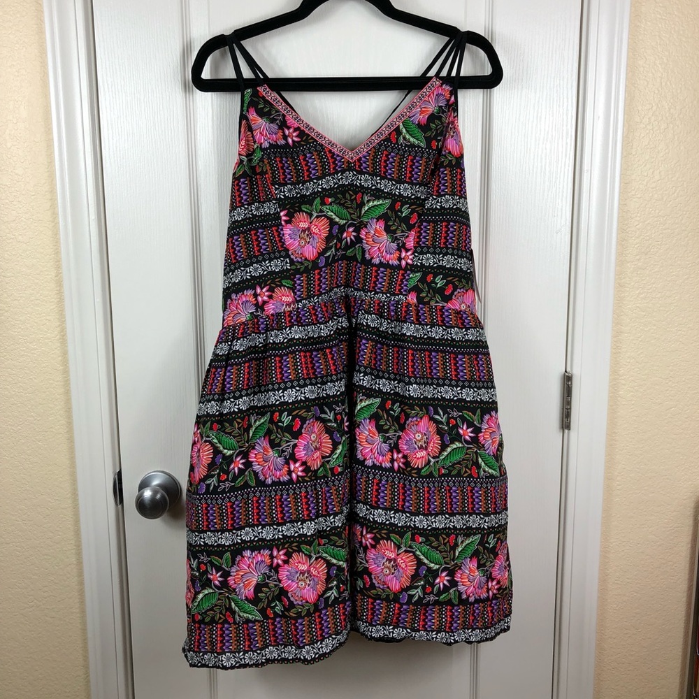 Xhilaration Multi Colored Dress with pockets!!